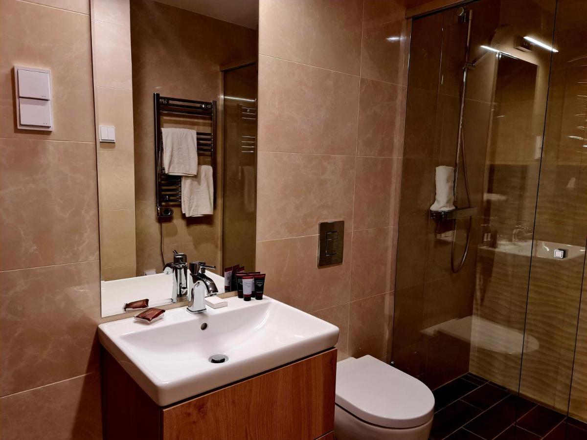 Emerald Downtown Luxury Suites With Hotel Services Budapest Eksteriør bilde