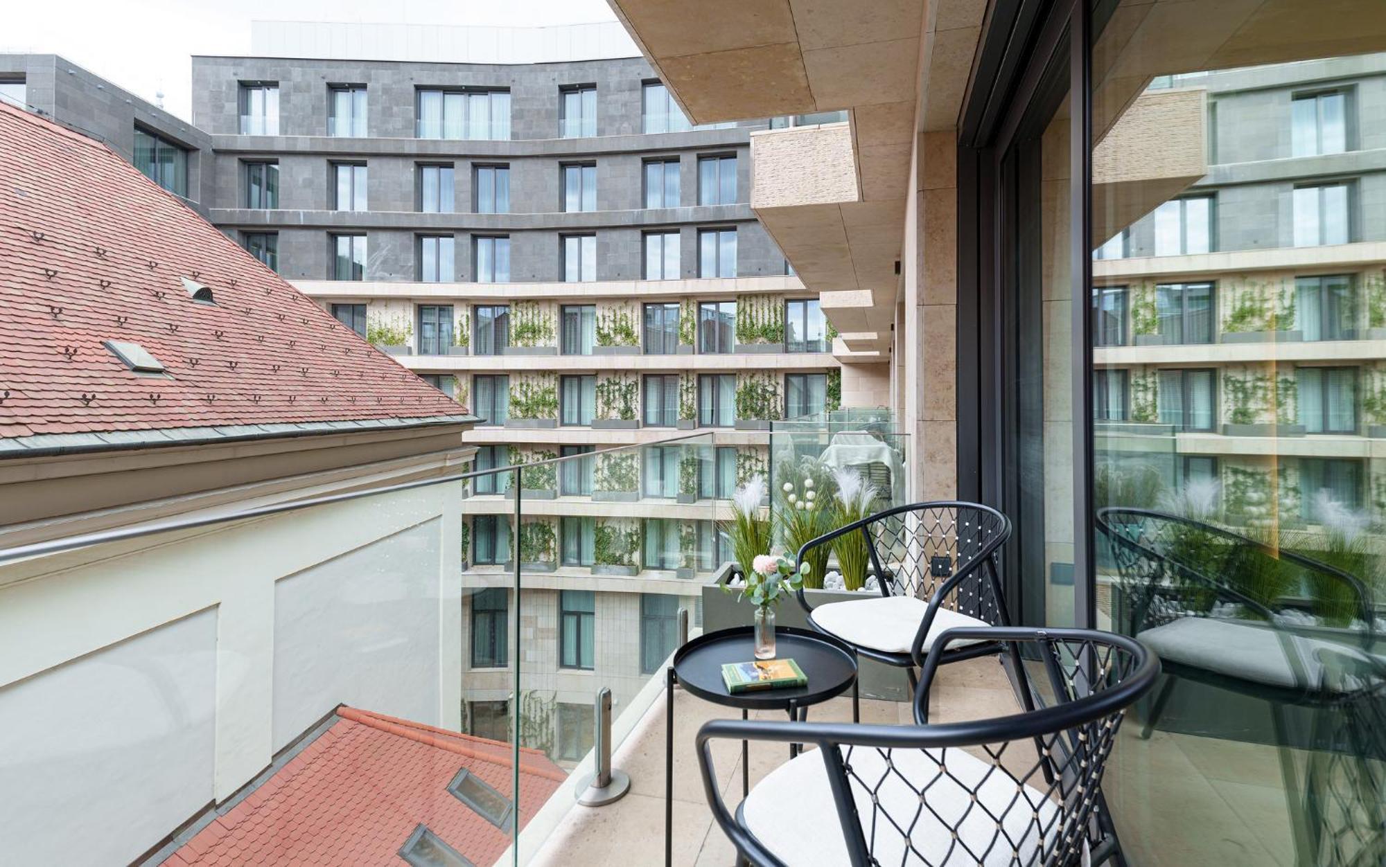 Emerald Downtown Luxury Suites By Continental Group Budapest Eksteriør bilde